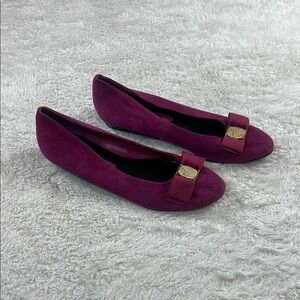 Vintage 80s Sutton Plaza magenta suede bow tow flats, 9